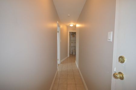 For Lease - 64 Holland Street Unit# Upper 1, Bradford West Gwillimbury, Ontario - Photo 2
