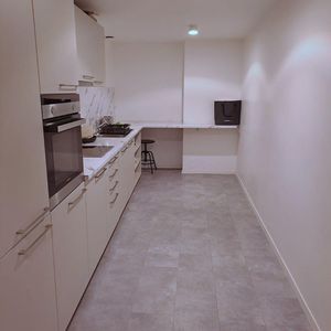 Chambre meublée au coeur de la vieille-ville avec local indépendant - Photo 2