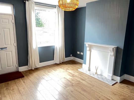 2 bedroom terraced house to rent - Photo 1