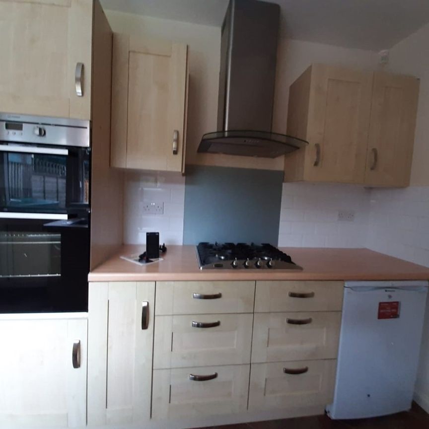 3 Bed Semi-Detached House, Central Grove, B27 - Photo 1
