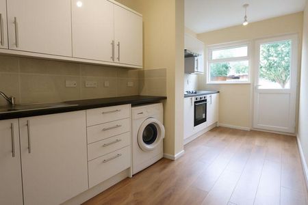 Property to rent - Photo 5