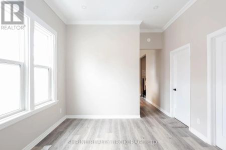 480 QUEBEC STREET - Photo 2