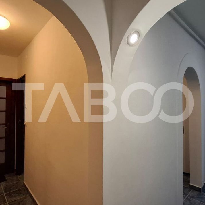 Apartament 3 camere de inchiriat 45 mp zona Vasile Aaron - Photo 1