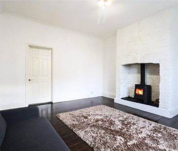 2 bedroom end of terrace house to rent - Photo 2