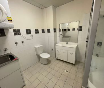 One Bedroom apartment - The Heart of Newtown - Photo 6