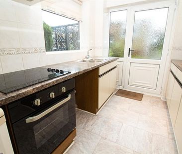 3 Bedroom House - Semi-Detached - Photo 3