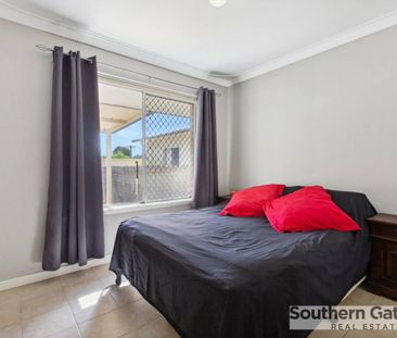 4 BEDROOM HOME WITH WORKSHOP - Photo 1