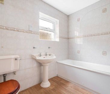 3 bedroom bungalow to rent - Photo 4