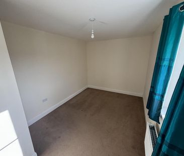 2 bedroom coach house to rent - Photo 5