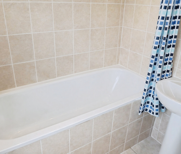 Latchetts Shaw, Basildon, SS16 - Photo 1