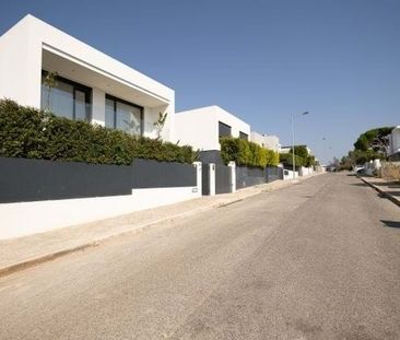 Cascais, Lisbon 2755-261 - Photo 2