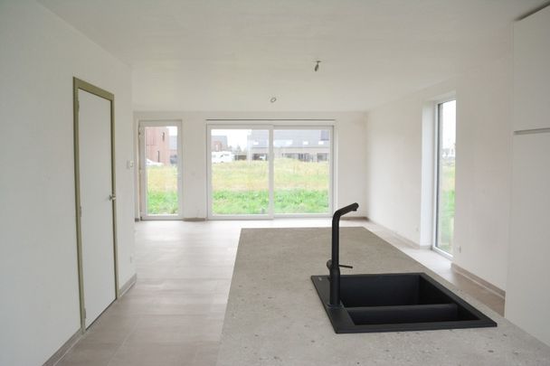 Zeer energiezuinige halfopen woning te Roeselare - Photo 1