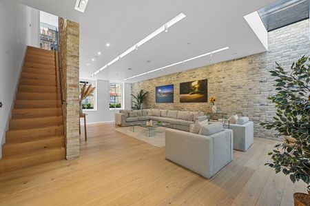 3 bedroom mews to rent - Photo 5