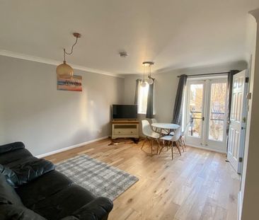 2 Bed Flat, Windsor Hall, E16 - Photo 2