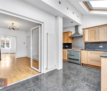 4 bedroom end of terrace house to rent - Photo 3