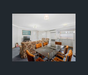 Large Unit Close To Clifford Gardens - Photo 3