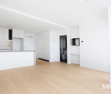 Location, finishes, and ideal space - Photo 1