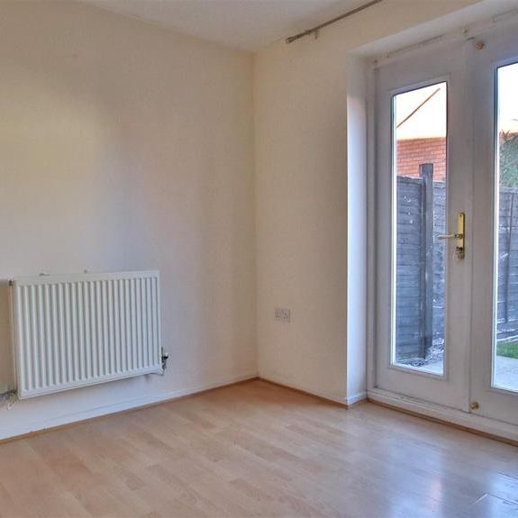 3 bedroom end of terrace house to rent - Photo 1