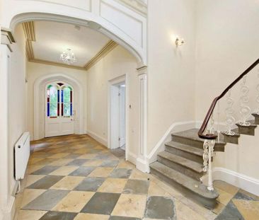 3 bedroom character property to rent - Photo 4