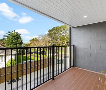 90d Kings Road, Panmure - Photo 3