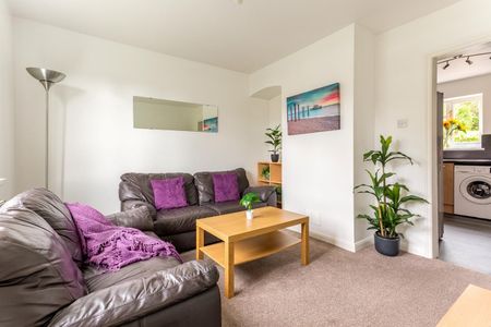 6 Bed Terraced House, The Crescent, BN2 - Photo 3