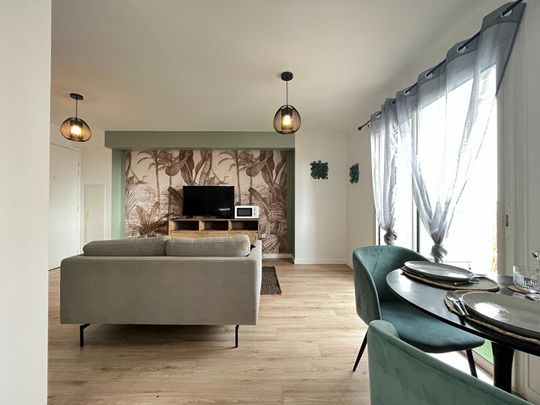 A LOUER - Sainte-Clotilde - Appartement T2 meublé de standing avec balcon et place de stationnement - Photo 1