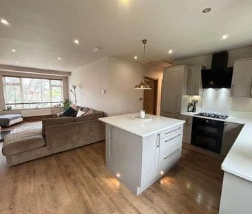 Featherstone Crescent, Shirley, Solihull, B90 - Photo 2