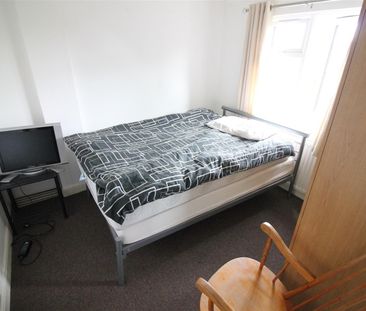 Oakdene Road, Uxbridge - Photo 1