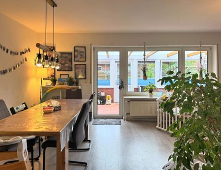 Gepflegte Doppelhaushälfte mit Garten, Garage & Carport in absolut zentraler Lage von Ostgroßefehn - Photo 2