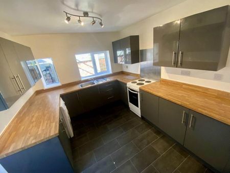 4 bedroom house to rent - Photo 3