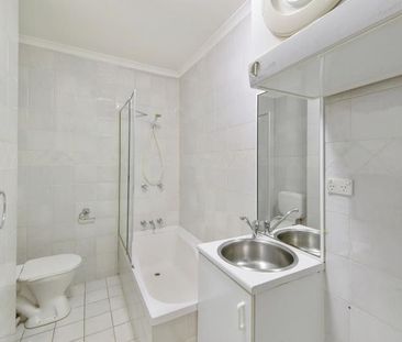 New York style split level apartment with balcony - Photo 5