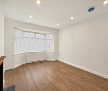 2 bedroom detached bungalow to rent - Photo 2