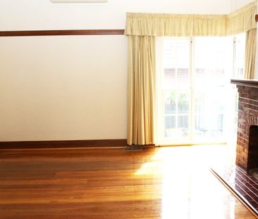 This immaculate home offers great family living in a fantastic Kew ... - Photo 1