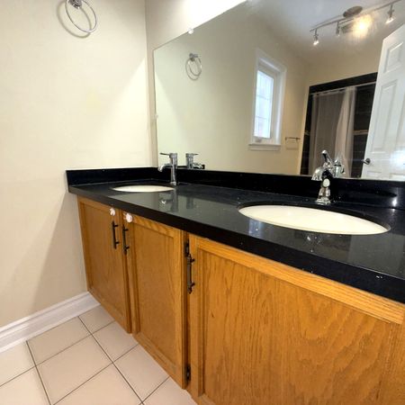 For Lease - 6 Winding Court, Toronto, Ontario - Photo 5