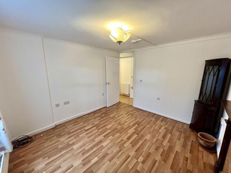 2 bedroom maisonette to rent - Photo 2