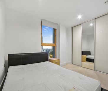 2 Bed Flat, Streamlight Tower, E14 - Photo 4