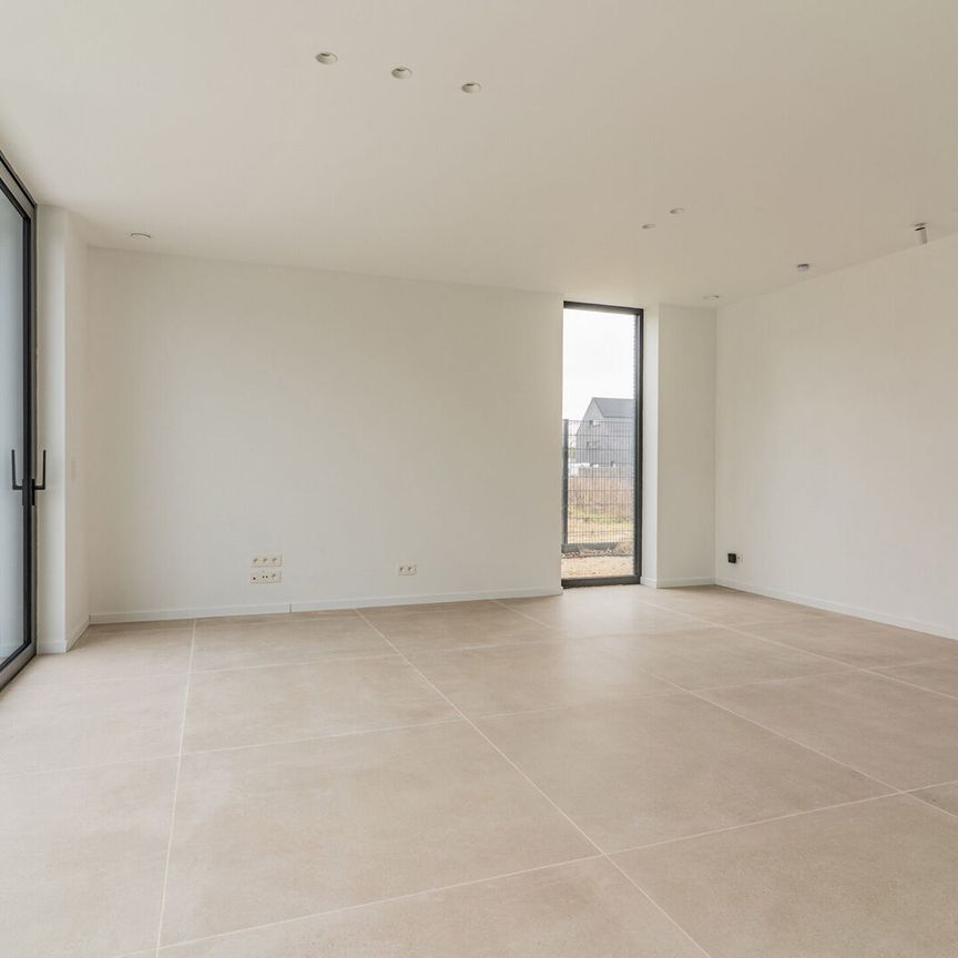 Nieuwbouwwoning met 3 slaapkamers - Foto 1