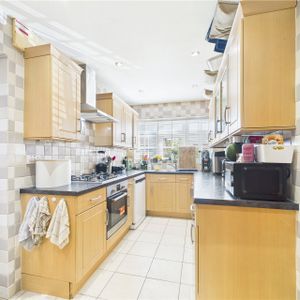 Norden Close, Maidenhead Norden Close, Maidenhead - Photo 3