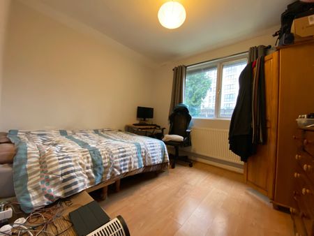 Howard Terrace, Adamsdown - Photo 2