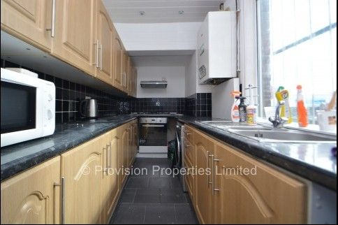 6 Bedroom Houses in Hyde Park, Leeds University - Photo 1