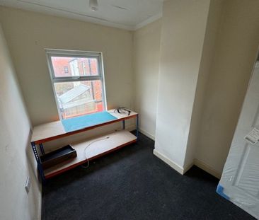 2 Bedroom Terraced House - Photo 2