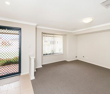 66 Gateway Boulevard, CANNING VALE WA 6155 - Photo 6