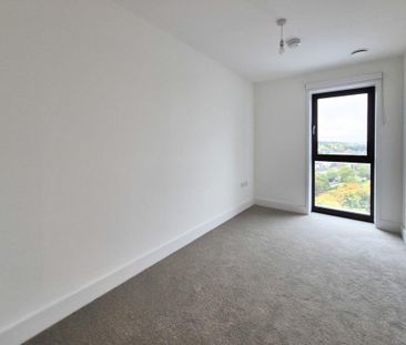 2 bedroom penthouse to rent - Photo 2