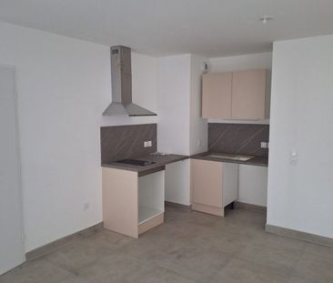 T2 AVEC JARDIN+TERRASSE+PARKING - Photo 2