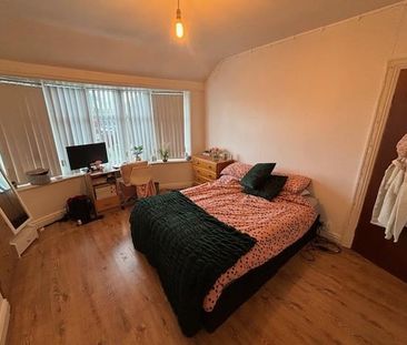 3 bedroom private hall to rent - Photo 2