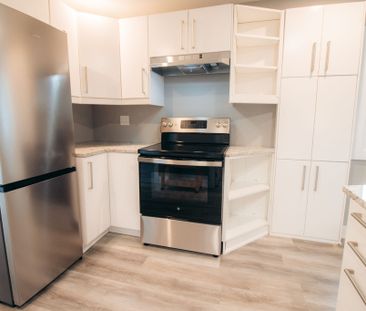 SPACIOUS 3 BEDROOM APARTMENT IN ST. CATHARINES!! - Photo 4