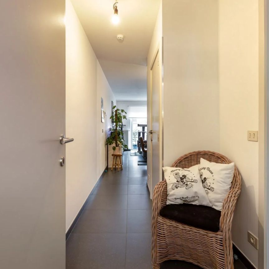 Instapklaar 1-slaapkamer appartement met private autostaanplaats - Photo 1
