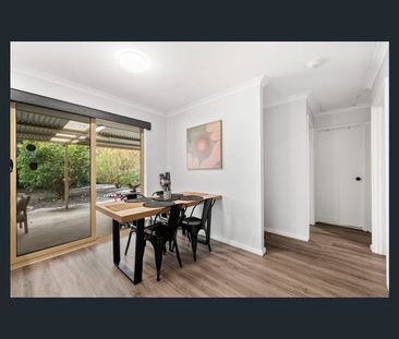 6 Logan Ct, Seville Grove, WA 6112 - Photo 2