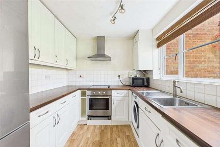 Winterbourne Walk, Frimley, Camberley, Surrey, GU16 - Photo 5