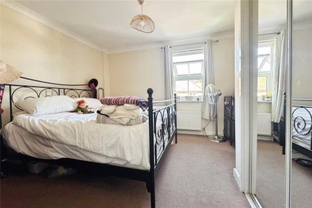 4 bedroom terraced house to rent - Photo 5